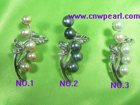 simple bread freshwater pearl brooch with 18K GP mountings